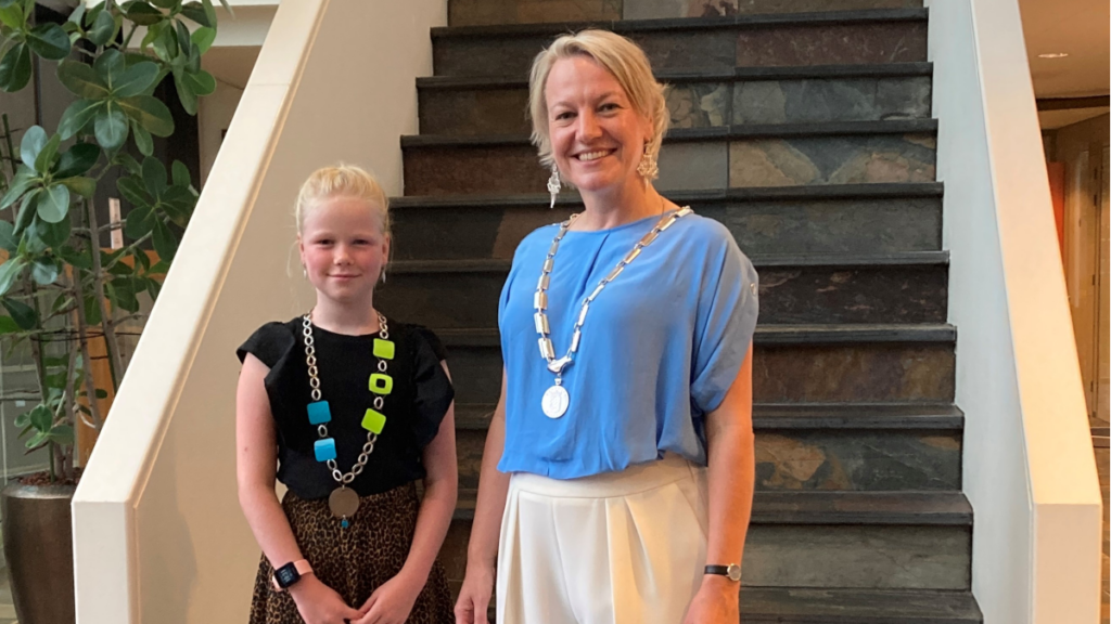 Laure Veldman officieel gestart als kinderburgemeester