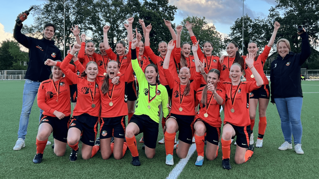 S.V. Nieuwleusen MO15-1 kampioen