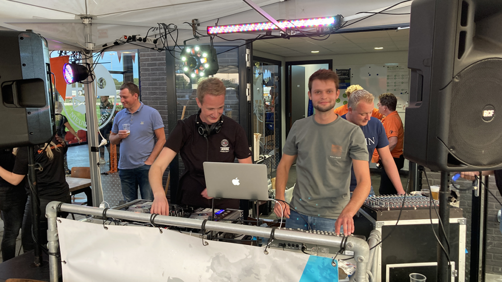 Afterparty S.V. Nieuwleusen – PEC Zwolle Afterparty S.V. Nieuwleusen – PEC Zwolle