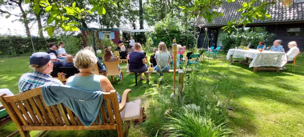 Ideaal weer zorgt mede voor oergezellig muziek in de tuin