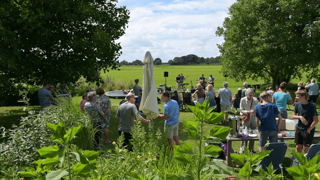 Ideaal weer zorgt mede voor oergezellig muziek in de tuin Ideaal weer zorgt mede voor oergezellig muziek in de tuin