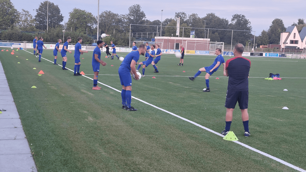 USV oefent tegen sv Pesse