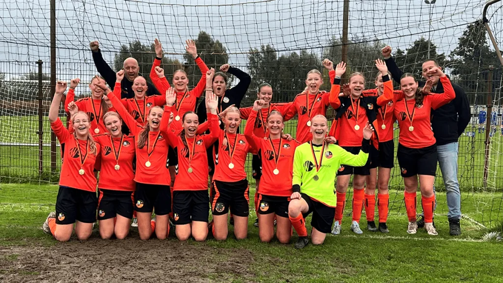 S.V. Nieuwleusen MO15-1 kampioen fase 1!