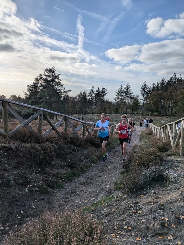 AG ’85 blinkt uit bij Vechtdal Crosscompetitie en andere wedstrijden