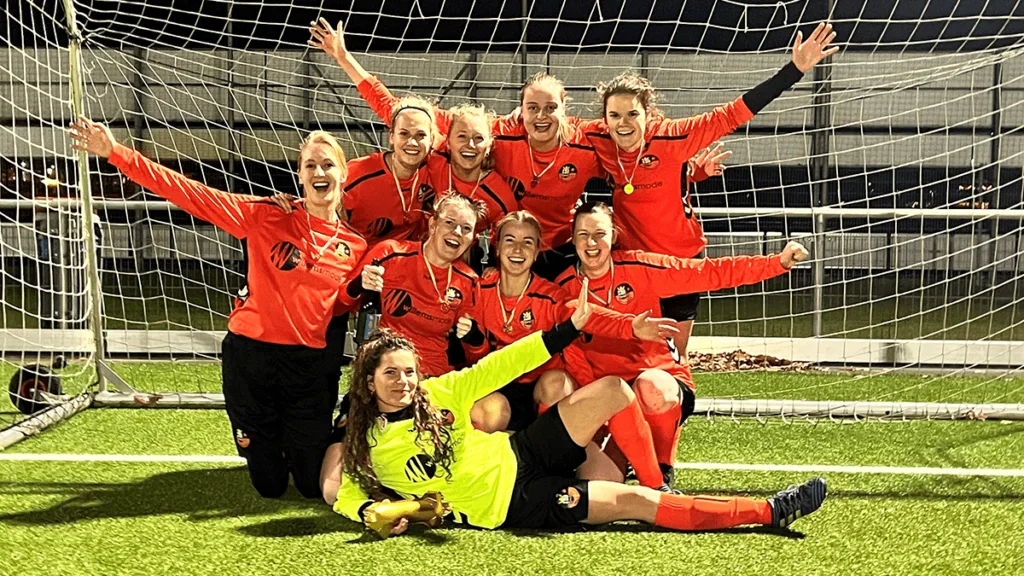 Nieuw Nieuwleusens vrouwenelftal pakt titel