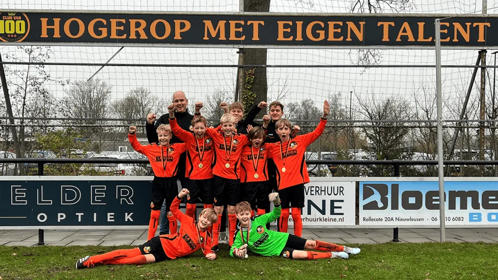 S.V. Nieuwleusen JO11-2: kampioen zonder puntverlies!