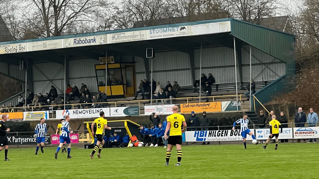 0-0 in Weerdinge: Gehaktbal steelt de show 0-0 in Weerdinge: Gehaktbal steelt de show