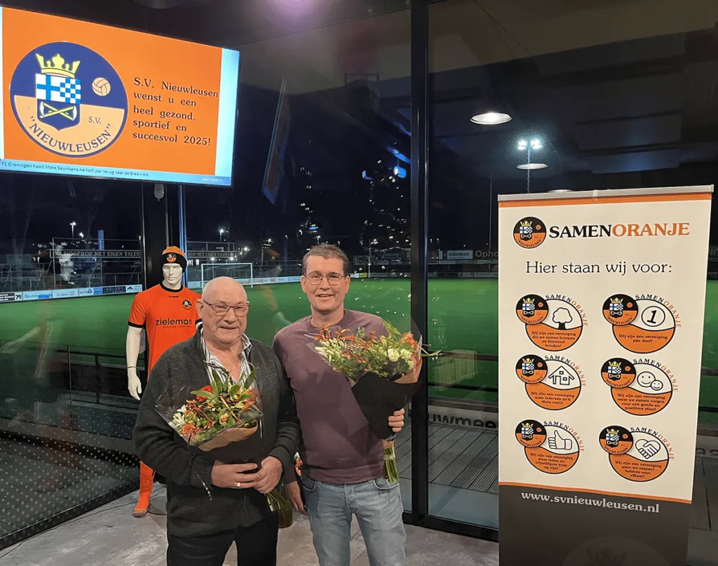 Jubilarissen S.V. Nieuwleusen gehuldigd tijdens Nieuwjaarsreceptie