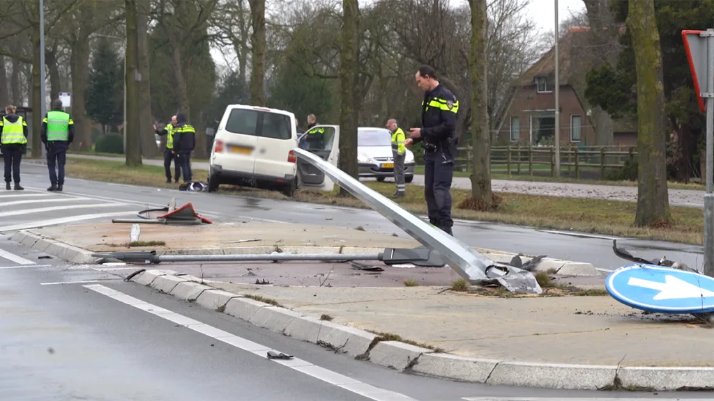 Zwaargewonde na ernstig ongeval op Oosterhulst in Nieuwleusen