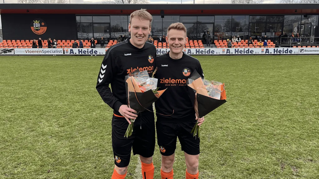 Reinier Meijerink en Roy Bollemaat gehuldigd voor jubileumwedstrijden