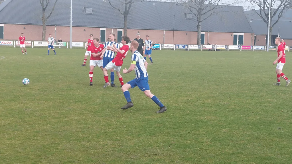 USV wint moeizaam van Dwingeloo en verstevigt positie in top-3 USV wint moeizaam van Dwingeloo en verstevigt positie in top-3