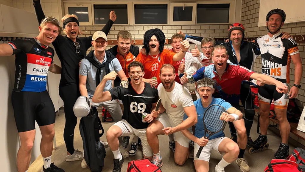 Flash Heren 1 sluit seizoen af met verlies en feest