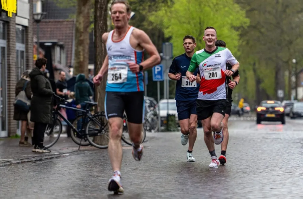 Loopgroep AG &#8217;85 in actie: van marathon tot lokale halve marathon