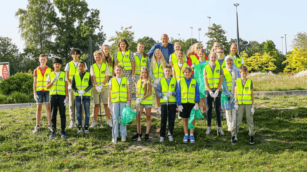 Dalfsen Schoon: Bijna 500 Leerlingen Ruimen Zwerfafval Op Dalfsen Schoon: Bijna 500 Leerlingen Ruimen Zwerfafval Op
