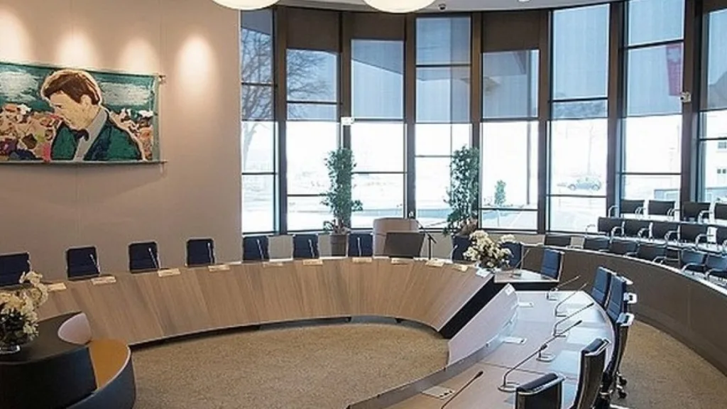 Terugblik raadsvergadering: debat over financi&euml;n en woningbouw