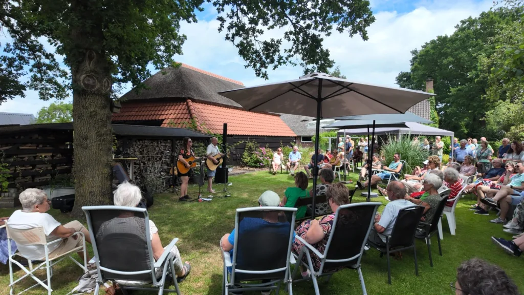 Succesvol &#8220;Muziek in de Tuin&#8221; brengt jong en oud samen