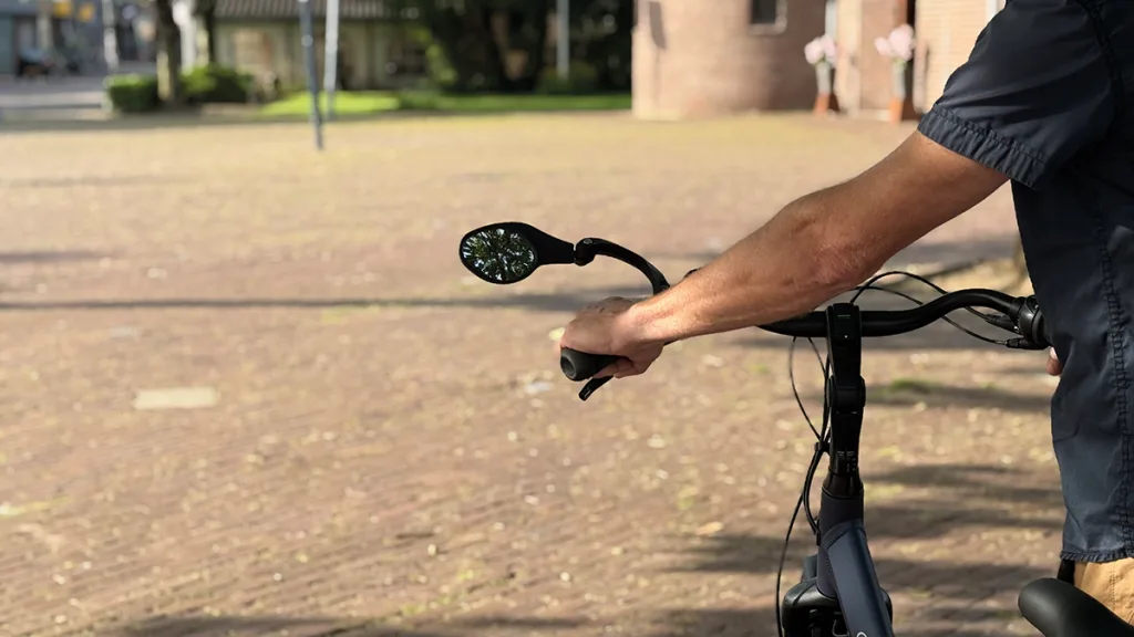 Tijd voor een fietsspiegel? De gemeente Dalfsen deelt ze gratis uit! Tijd voor een fietsspiegel? De gemeente Dalfsen deelt ze gratis uit!