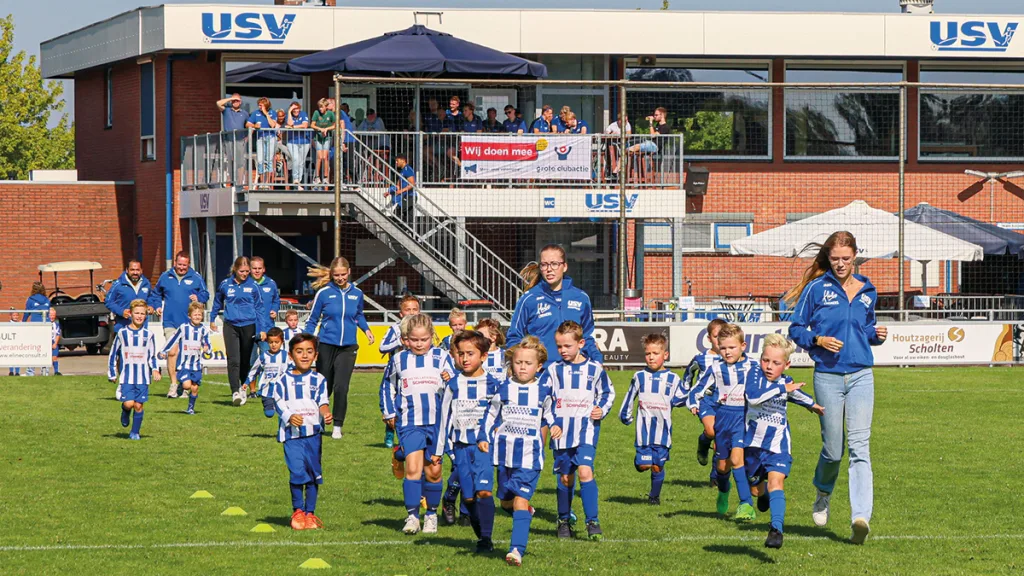 USV start voetbalseizoen met feestelijke opening USV start voetbalseizoen met feestelijke opening