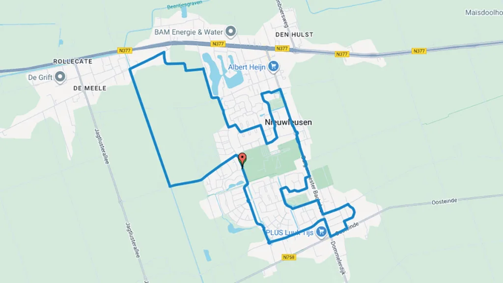 Oldtimers en tractoren maken zich op voor jaarlijkse rondrit Oldtimers en tractoren maken zich op voor jaarlijkse rondrit