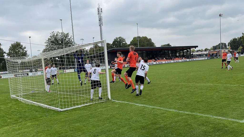 S.V. Nieuwleusen Zegeviert in Eerste Klasse (1-0) S.V. Nieuwleusen Zegeviert in Eerste Klasse (1-0)