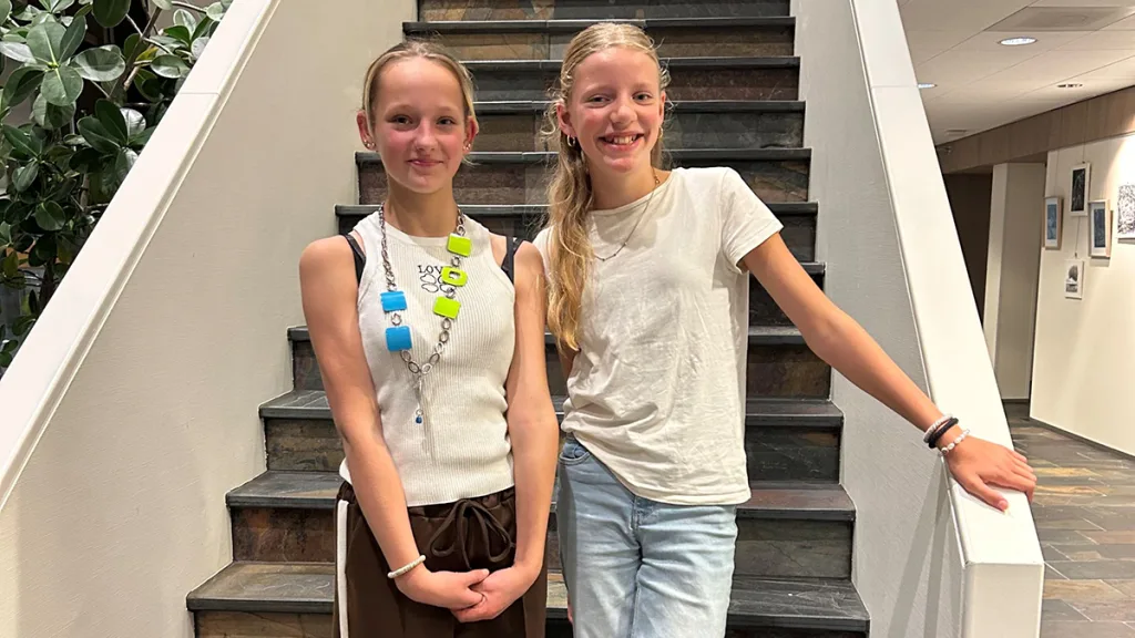 Milou Groen (12) geïnstalleerd als 5e kinderburgemeester Dalfsen Milou Groen (12) geïnstalleerd als 5e kinderburgemeester Dalfsen