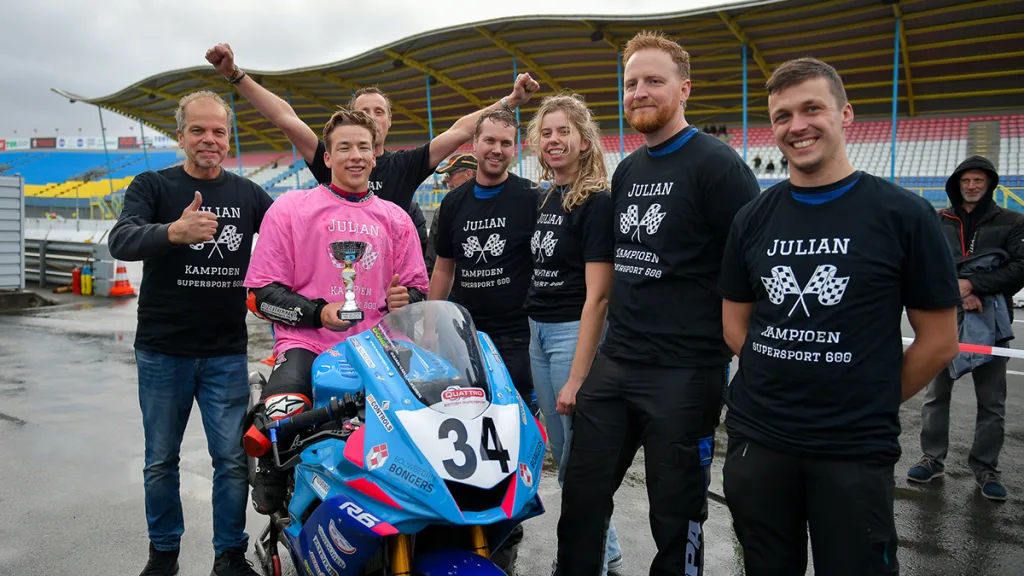 Van Kalkeren pakt IDC Supercup 600 na bloedstollende sprint Van Kalkeren pakt IDC Supercup 600 na bloedstollende sprint