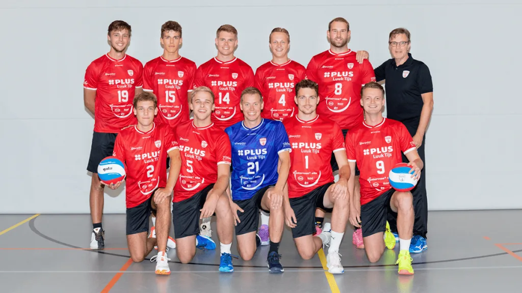 Flash H1 wint thriller tegen Vovem ’90: 2-3 zege in Emmeloord Flash H1 wint thriller tegen Vovem '90: 2-3 zege in Emmeloord