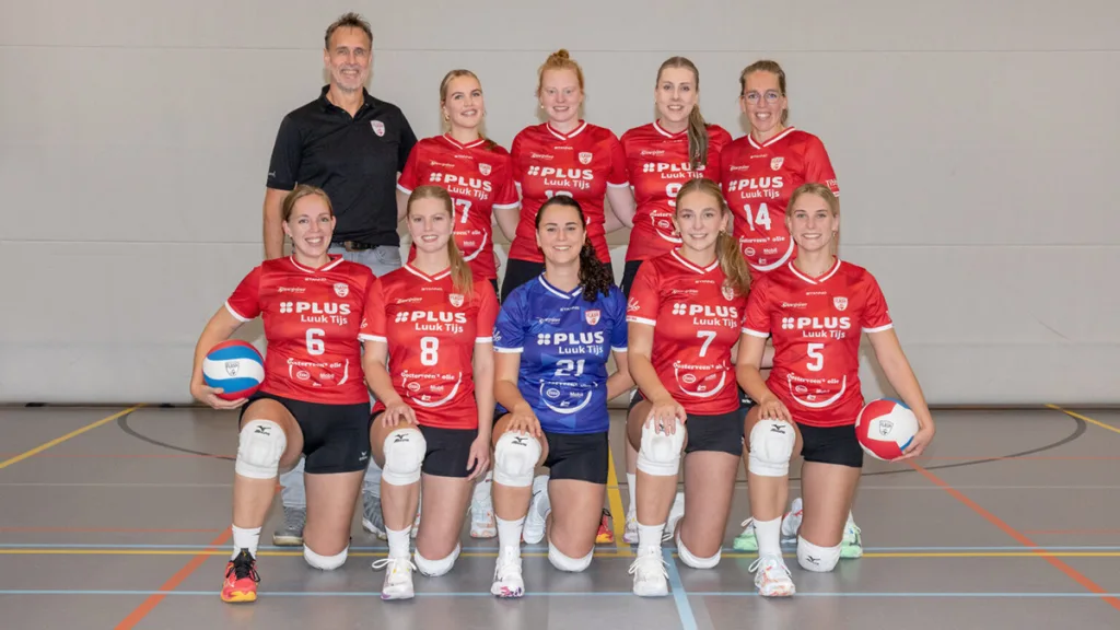 Flash Dames 1 biedt dapper weerstand aan koploper Tornado: 1-3