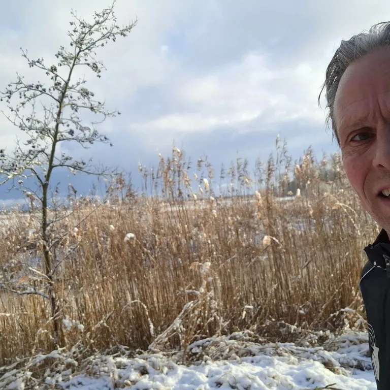 AG ’85-lopers trotseren sneeuw in zware trailruns