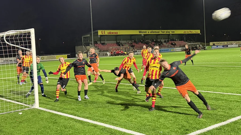 S.V. Nieuwleusen onderuit tegen SDOUC in Ulft S.V. Nieuwleusen onderuit tegen SDOUC in Ulft