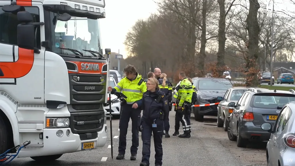 Voetganger ernstig gewond na ongeluk in Nieuwleusen Voetganger ernstig gewond na ongeluk in Nieuwleusen