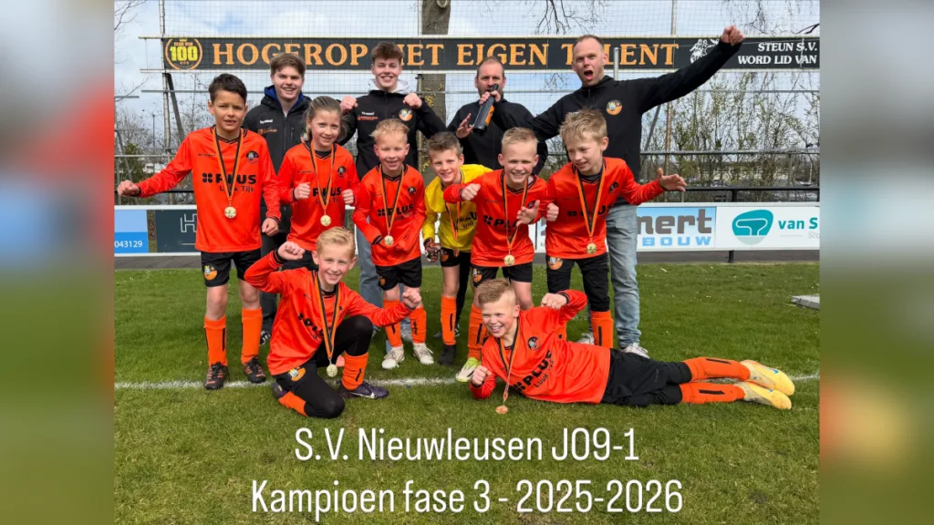 S.V. Nieuwleusen JO9-1 ongeslagen kampioen na winst op JCLE S.V. Nieuwleusen JO9-1 ongeslagen kampioen na winst op JCLE
