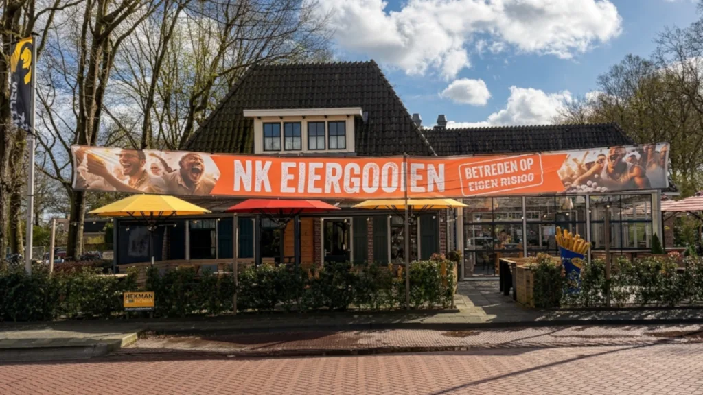 Recorddrukte en spektakel bij Open NK Eiergooien
