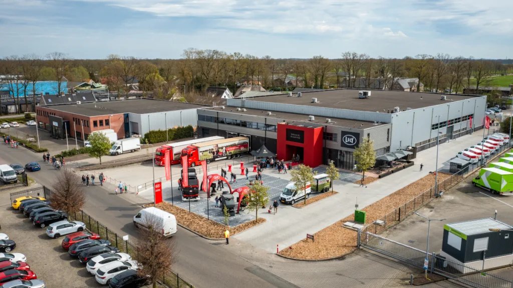 Duizenden bezoekers bij opening Lely Center Nieuwleusen