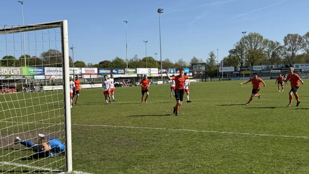 S.V. Nieuwleusen houdt punt over aan verhit duel met Achilles ’12 S.V. Nieuwleusen houdt punt over aan verhit duel met Achilles ’12