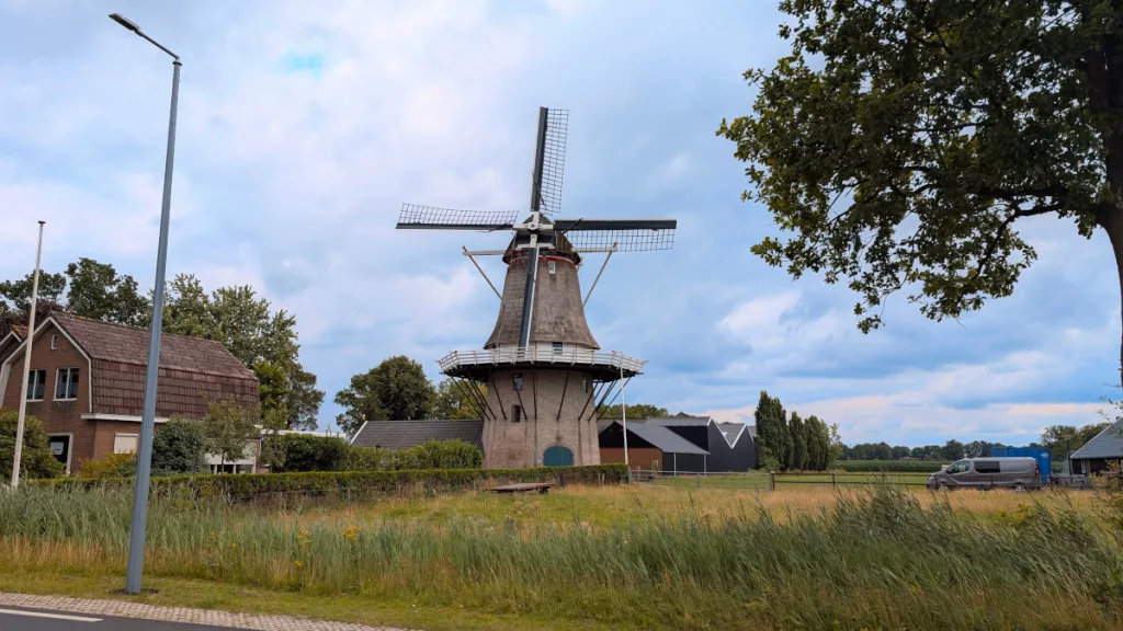Gezelligheid bij Meimarkt Molen Massier in Nieuwleusen Gezelligheid bij Meimarkt Molen Massier in Nieuwleusen