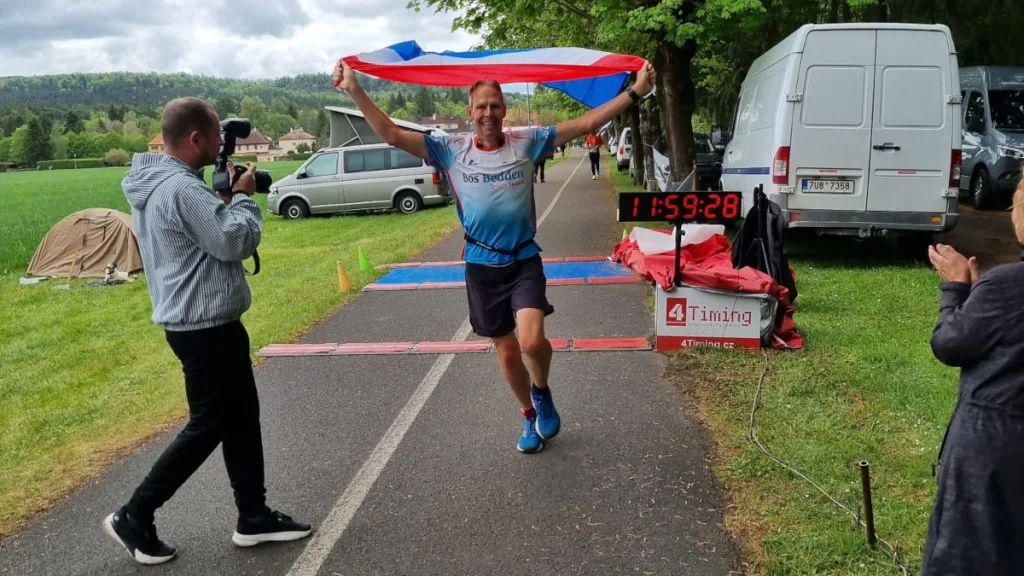 Michiel Huzen loopt 540 km tijdens 6-daagse ultraloop Michiel Huzen loopt 540 km tijdens 6-daagse ultraloop