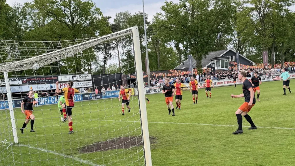 S.V. Nieuwleusen bijna zeker van handhaving na spektakelstuk S.V. Nieuwleusen bijna zeker van handhaving na spektakelstuk