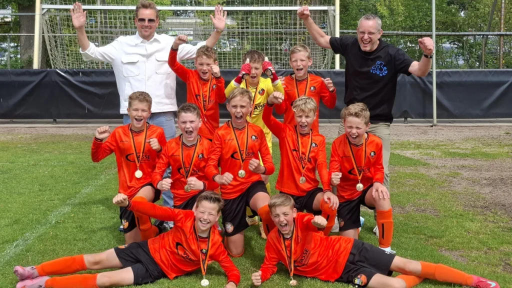 S.V. Nieuwleusen JO11-1 kampioen 1e klasse S.V. Nieuwleusen JO11-1 kampioen 1e klasse